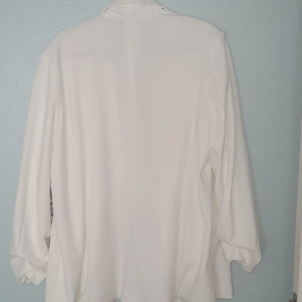 Knit Crepe Off White Blazer - Picture 2 of 6